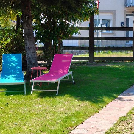 Apartamentos Rosa Jove กาบาญาส ภายนอก รูปภาพ