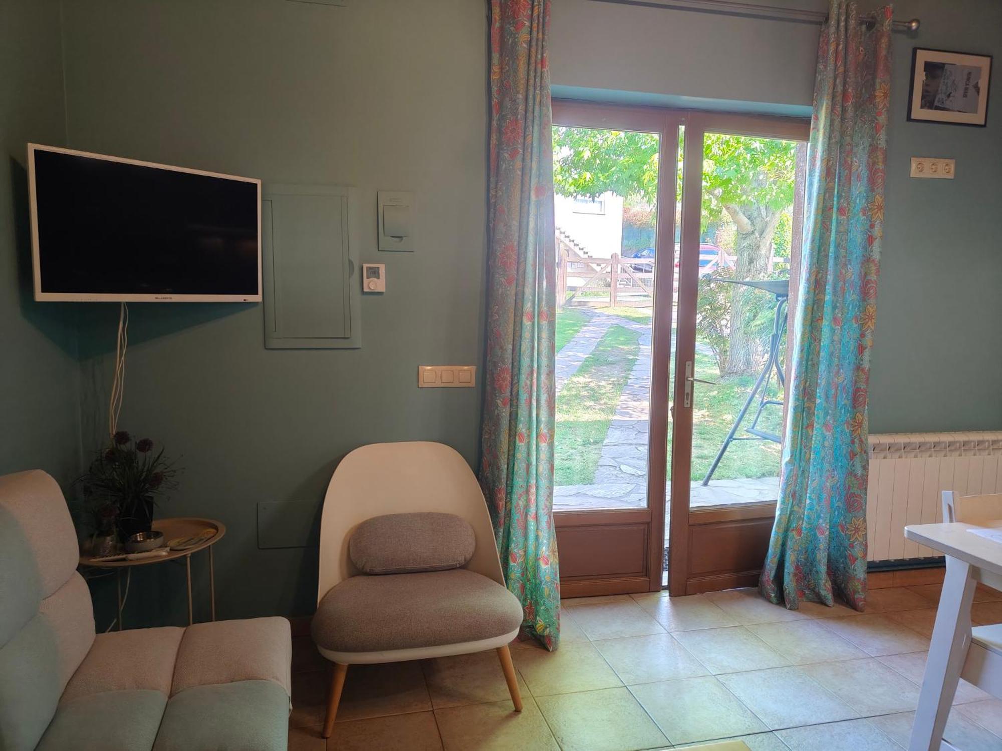 Apartamentos Rosa Jove กาบาญาส ภายนอก รูปภาพ